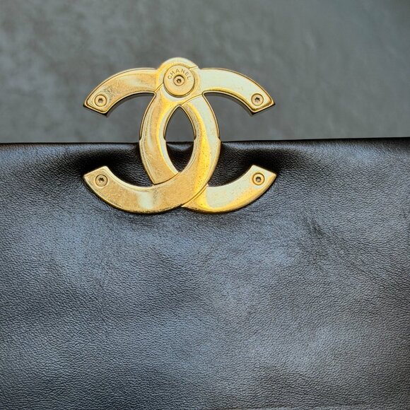 Rare Chanel 23P Mini Flap Black Calfskin Distressed Gold Cruise 2023 Microchip - Picture 6 of 16